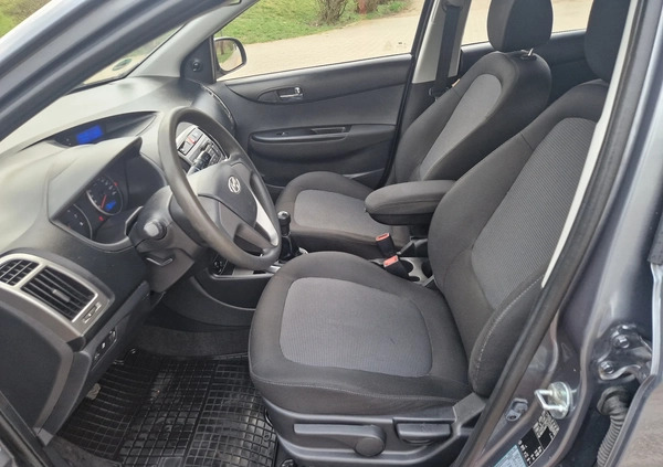 Hyundai i20 cena 24900 przebieg: 168000, rok produkcji 2014 z Pajęczno małe 191
